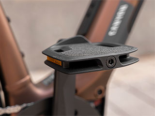 The rounded edges of the PT pedal