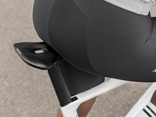 Rear of the SRS Pro Carbon Men with Reactive Performance foam padding