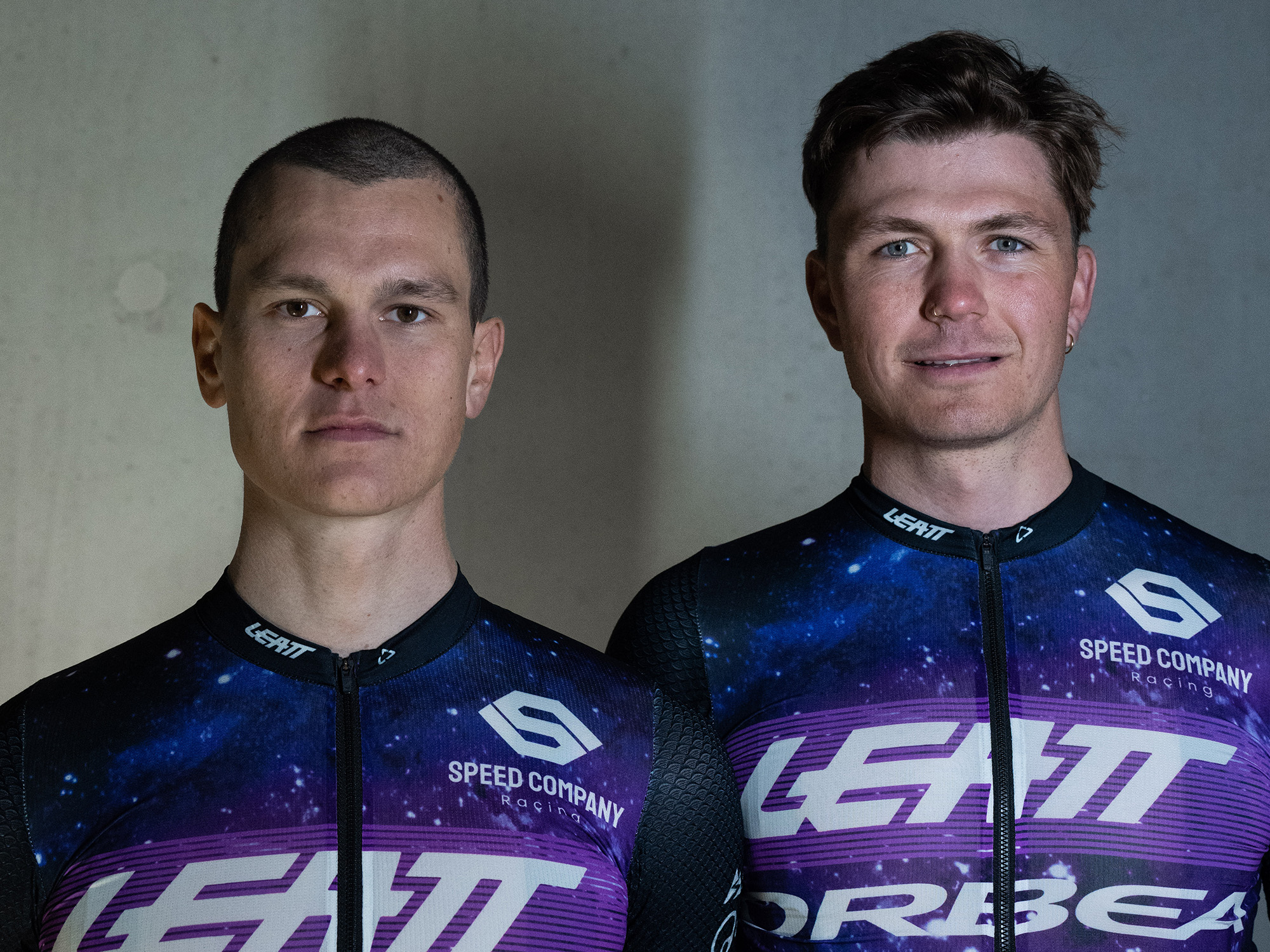 Lukas Baum and Georg Egger in their purple Speed Company jerseys – a portrait