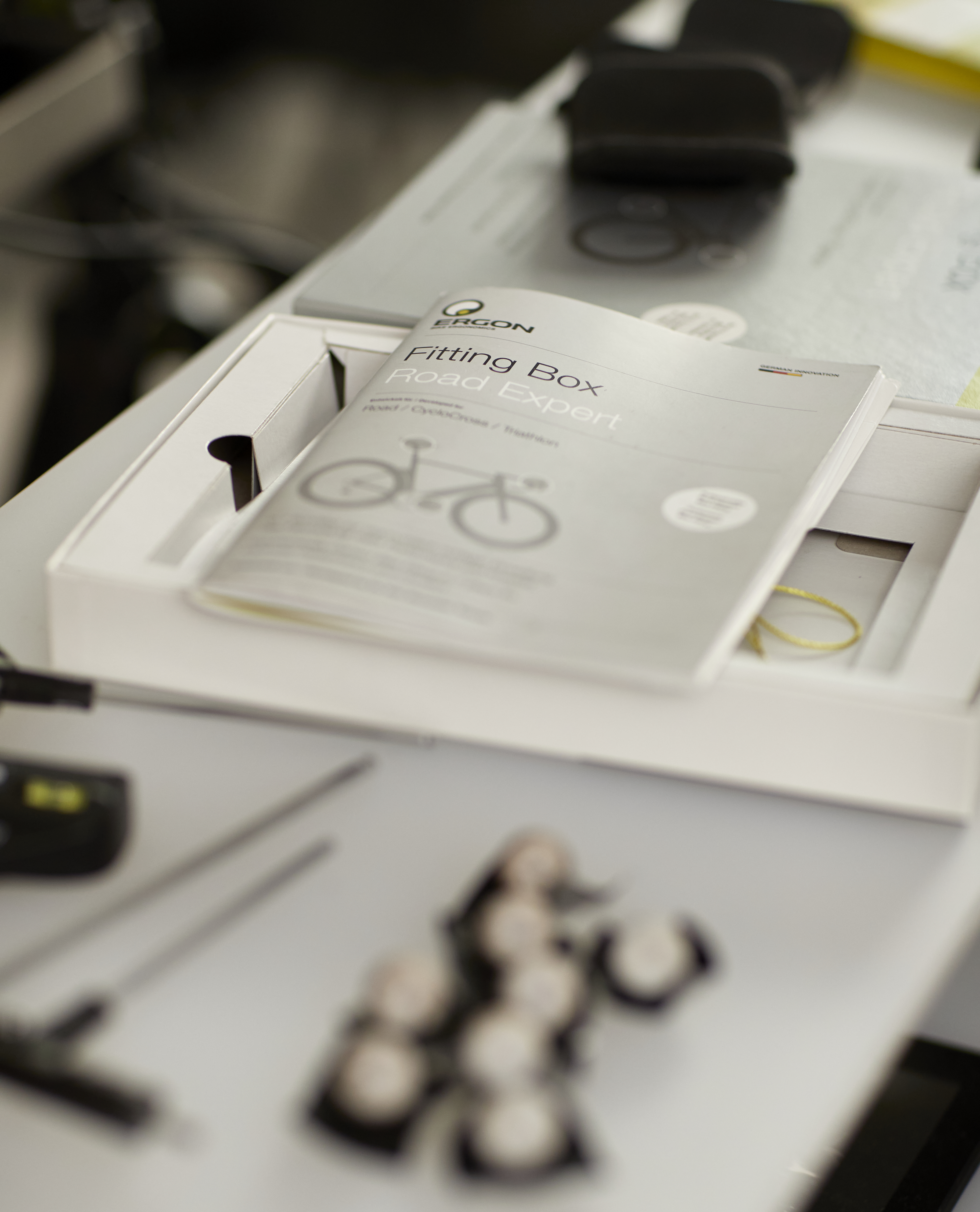 Inhaltsdarstellung der Fitting Box Road mit Fokus auf dem Handbuch