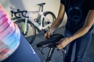 Ergon The right setting needs the right saddle Person adjusts Ergon saddle